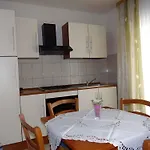 Apartman Okrug Gornji 28 *