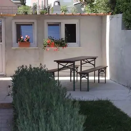 Okrug Gornji 28