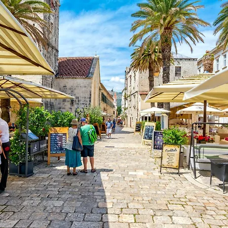 Apartment Okrug Gornji 28