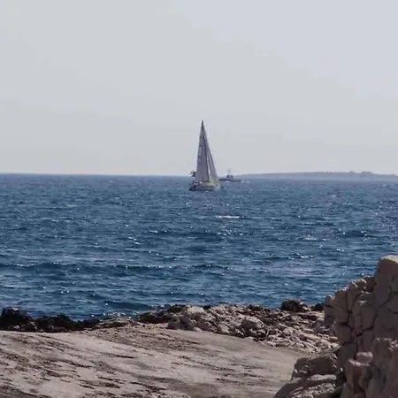 Okrug Gornji 28 公寓 *